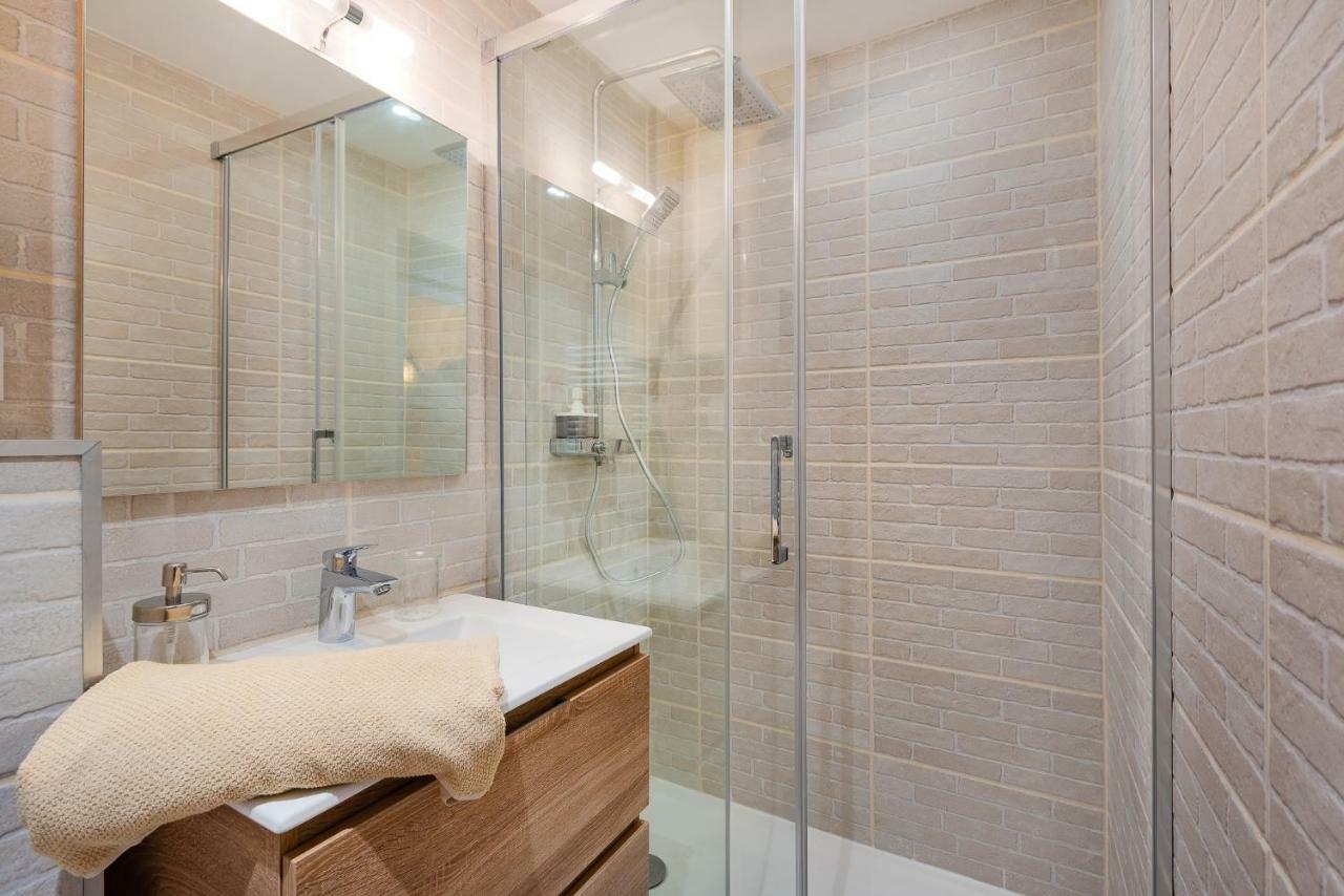 Suites Gaya Confort - Centre Ville モンペリエ エクステリア 写真